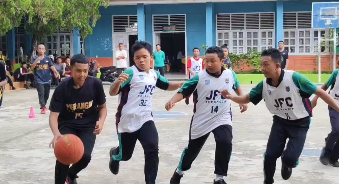 CLASS MEETING PENGHILANG PUSING