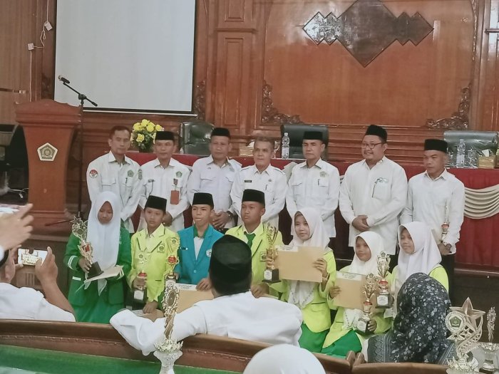 Penyerahan Lima Piala Juara OMI 2025 Tingkat Kabupaten Merangin