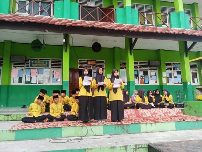 Kultum Jumat: Menghormati Kedua Orang Tua