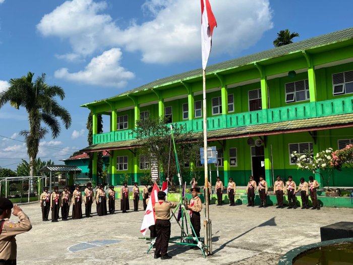 Regu Macan Petugas Upabuklat dengan Materi Semaphore