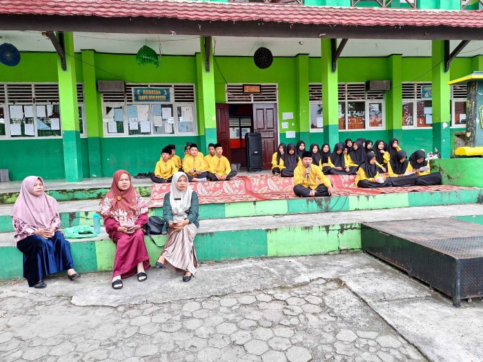 Kultum Jumat: Orang Munafik Beserta Tiga Cirinya