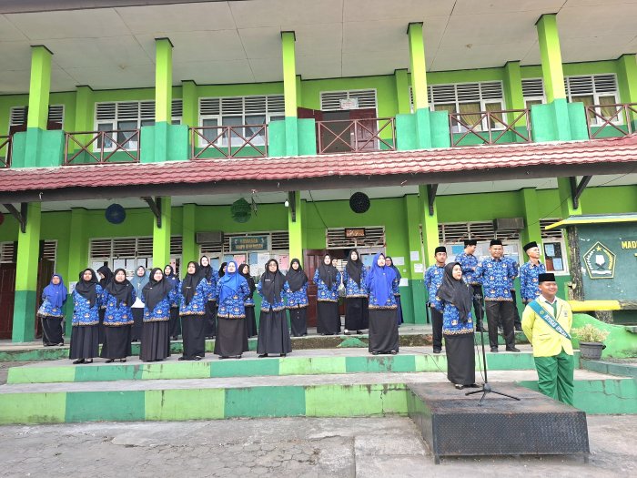 Amanat Upacara: Jangan Jadi Pahlawan Kesiangan