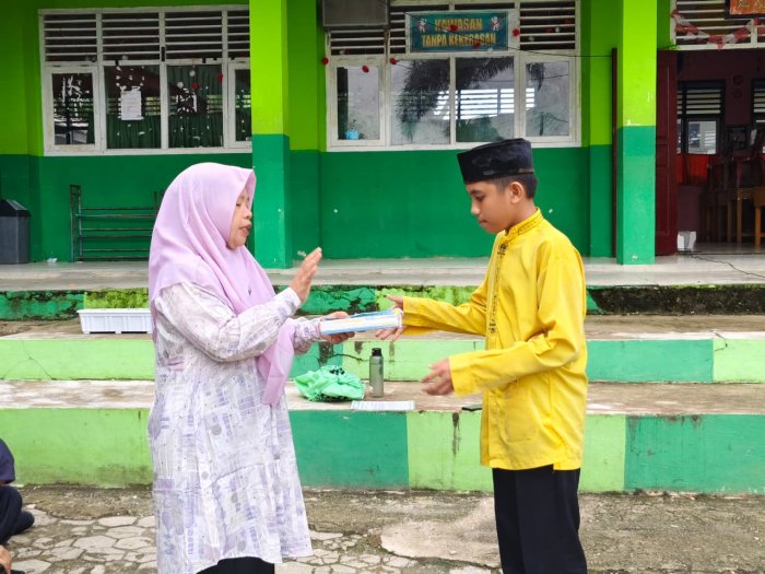 Revan Paturrizki: Si Ahli Zikir dan Doa VIIIB