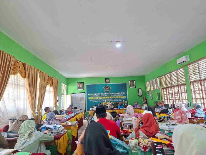 Rapat Evaluasi dan Koordinasi: Persiapan Upacara dan Pawai HUT Ke-81 RI