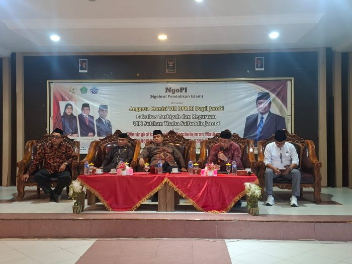 Majelis Guru Mengikuti Seminar Ngopi (Ngobrol Pendidikan Islam) Bersama Anggota Komisi VIII DPR RI