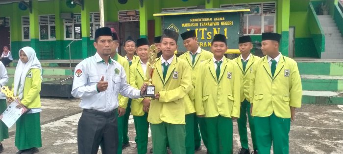 Tim Basket MTsN 1 Merangin Berprestasi di Ajang Kejuaraan Basket Bupati Cup Perbasi Merangin 2025