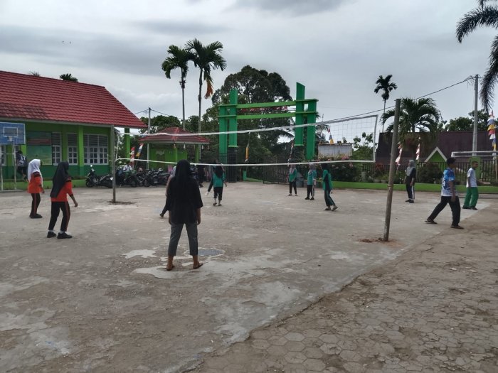 Ekstrakurikuler Bola Voli MTsN 1 Merangin Kembali Aktif