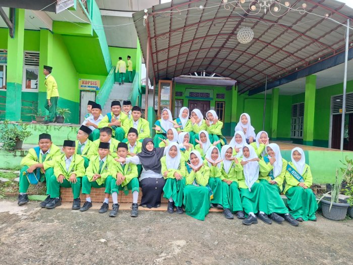 Upacara Bendera: Cinta Alam dan Lingkungan Harus Ditingkatkan Melalui Sikap Proaktif Menjaga Kebersihan